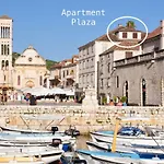 Apartment Plaza